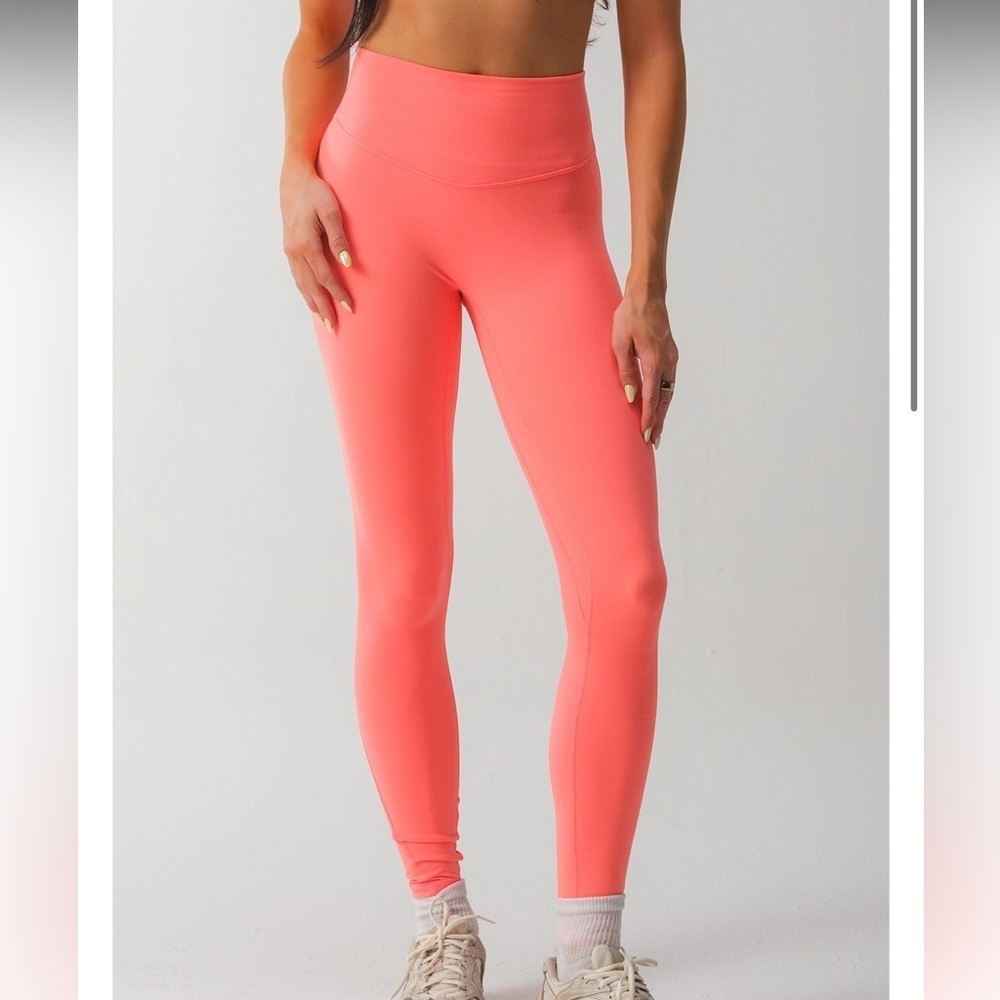 New ACTA Evo Leggings Coral Small